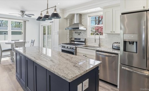 House in Mastic Beach, New York, United States 1