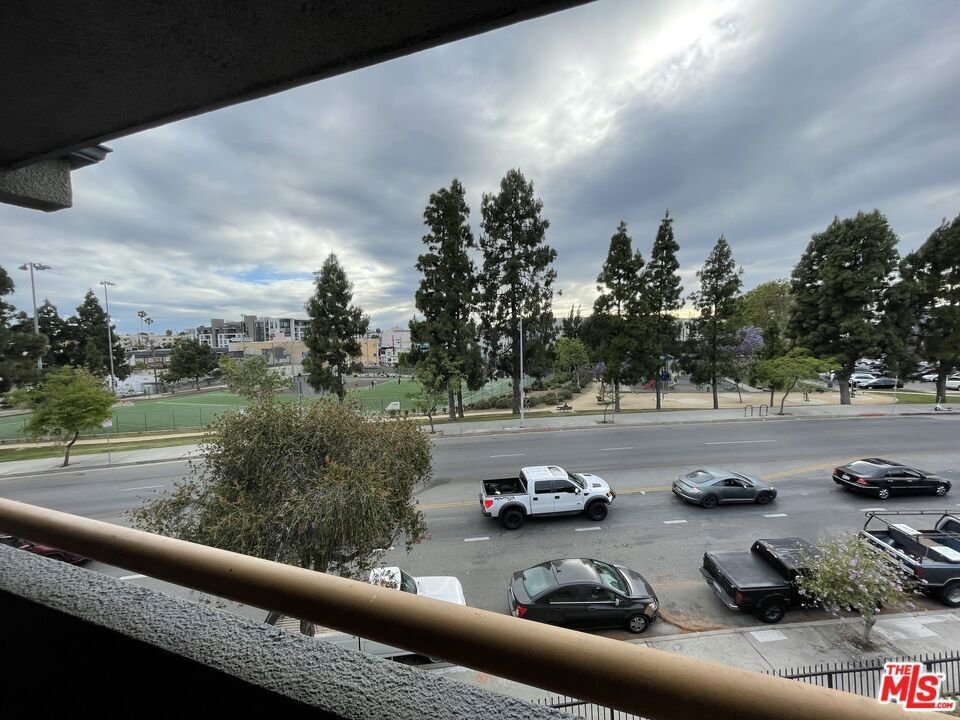 Los Angeles, California, United States 4 - 17933799