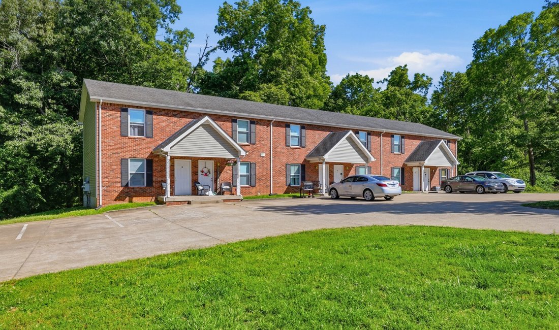 Clarksville, Tennessee, United States 1 - 17934392