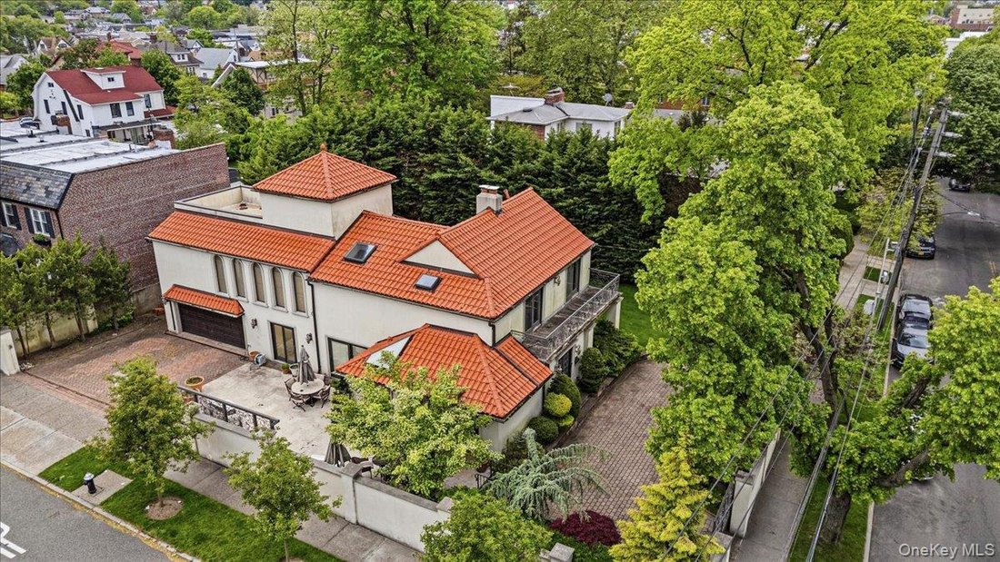 House in New York, New York, United States 2 - 17931482