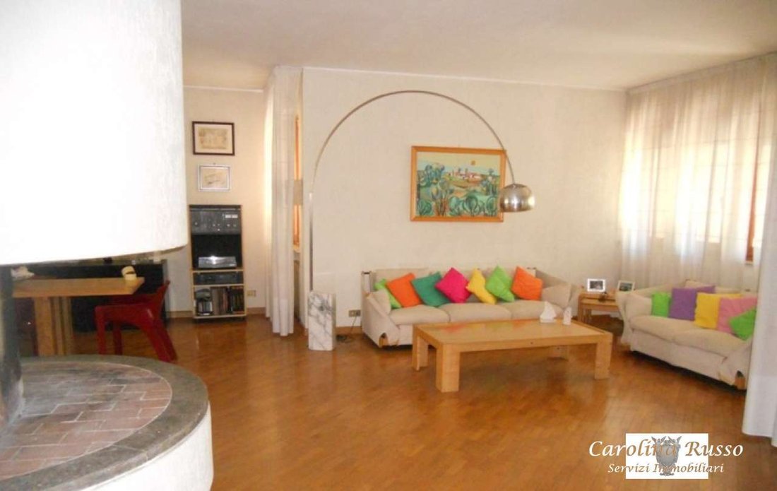 Villa in Historic Center, Terni, Umbria 4 - 16623414