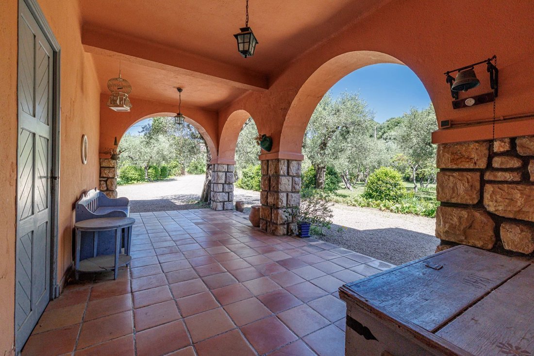 House in Châteauneuf-Grasse, Provence-Alpes-Côte d'Azur, France 4 - 17930704