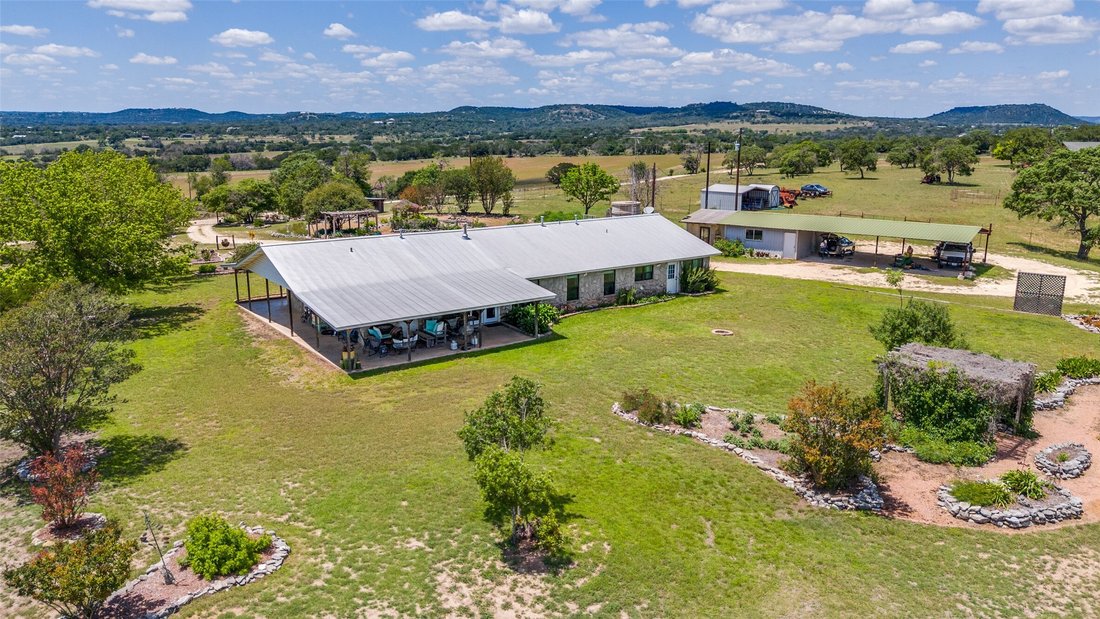 Farm Ranch in Boerne, Texas, United States 1 - 17929389