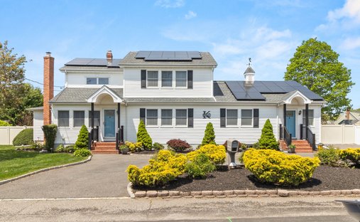 House in East Islip, New York, United States 1