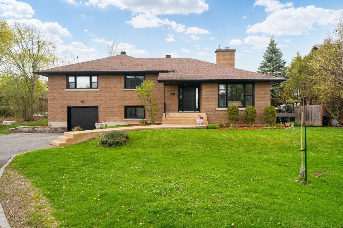 House in Pointe-Claire, Quebec, Canada 1 - 17936356