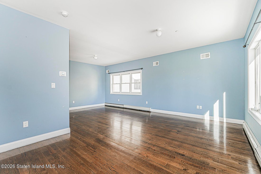 House in New York, New York, United States 5 - 17928577
