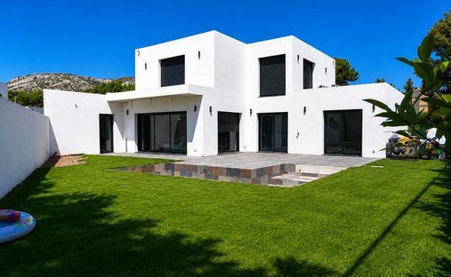 House in Ganteaume, Aubagne, France 1