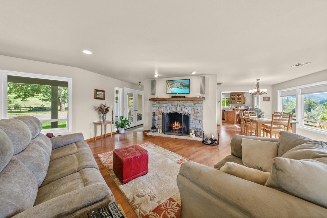 House in Winston, Oregon, United States 4 - 17945477