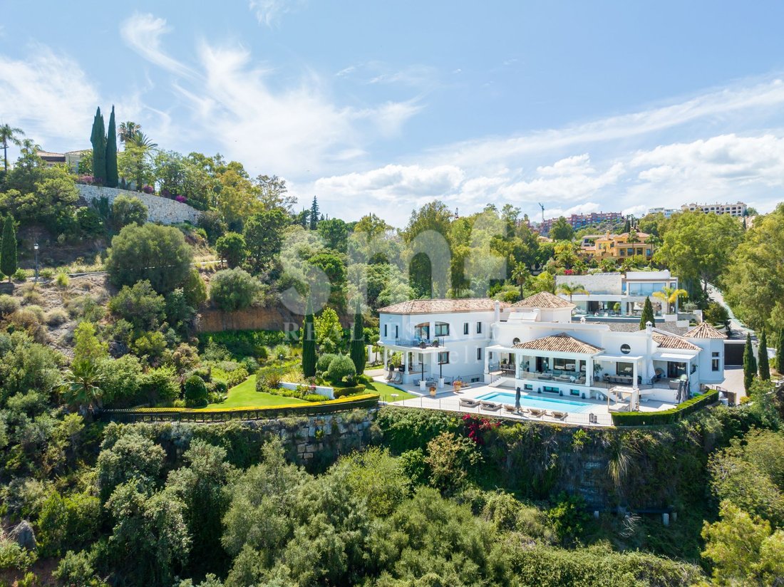 Villa in La Quinta, Benahavis, Andalusia 2 - 17932803