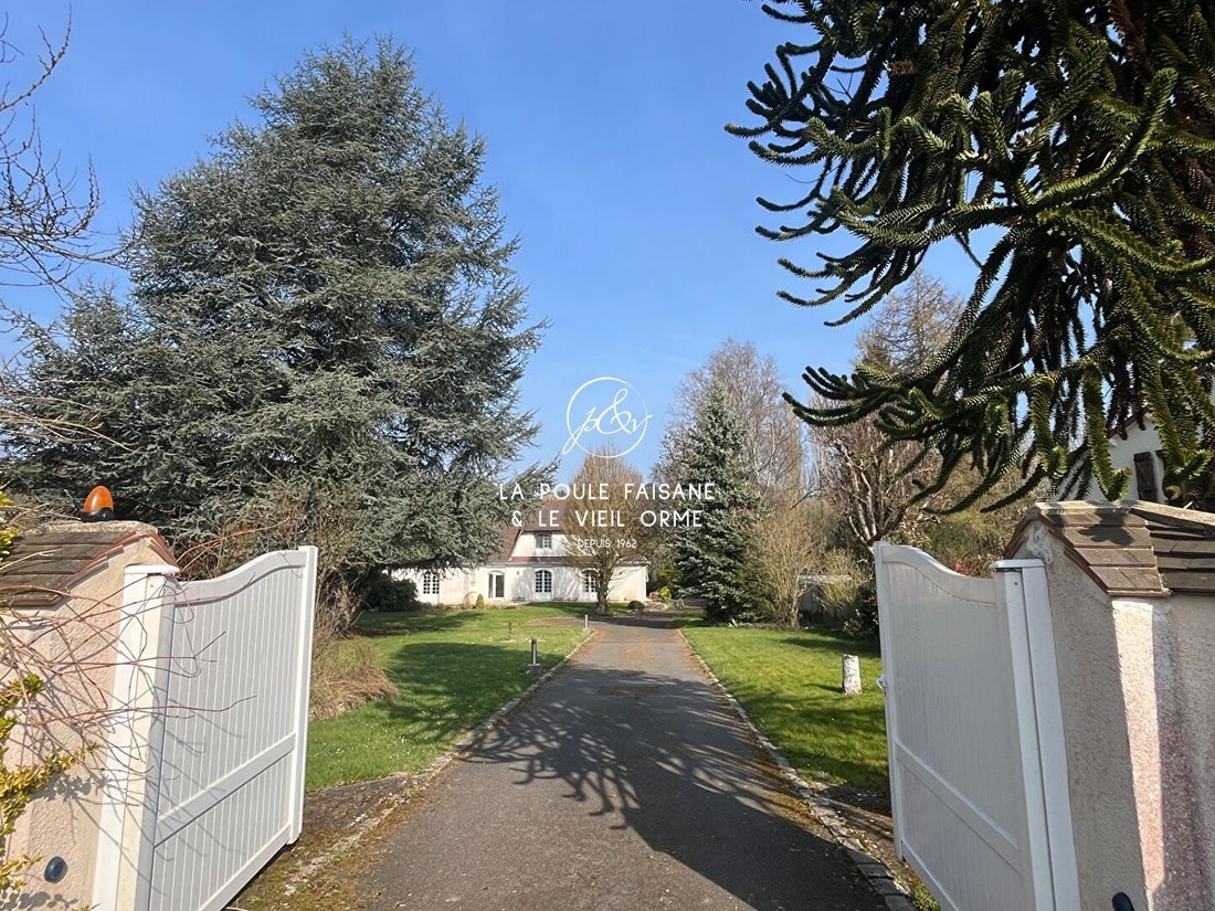 House in Rambouillet, Ile-de-France, France 1 - 17416063