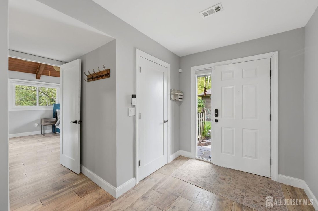 Townhouse in Metuchen, New Jersey, United States 4 - 17943051
