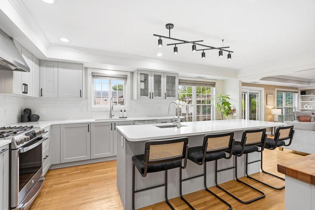 House in Stratford, Connecticut, United States 5 - 17930580