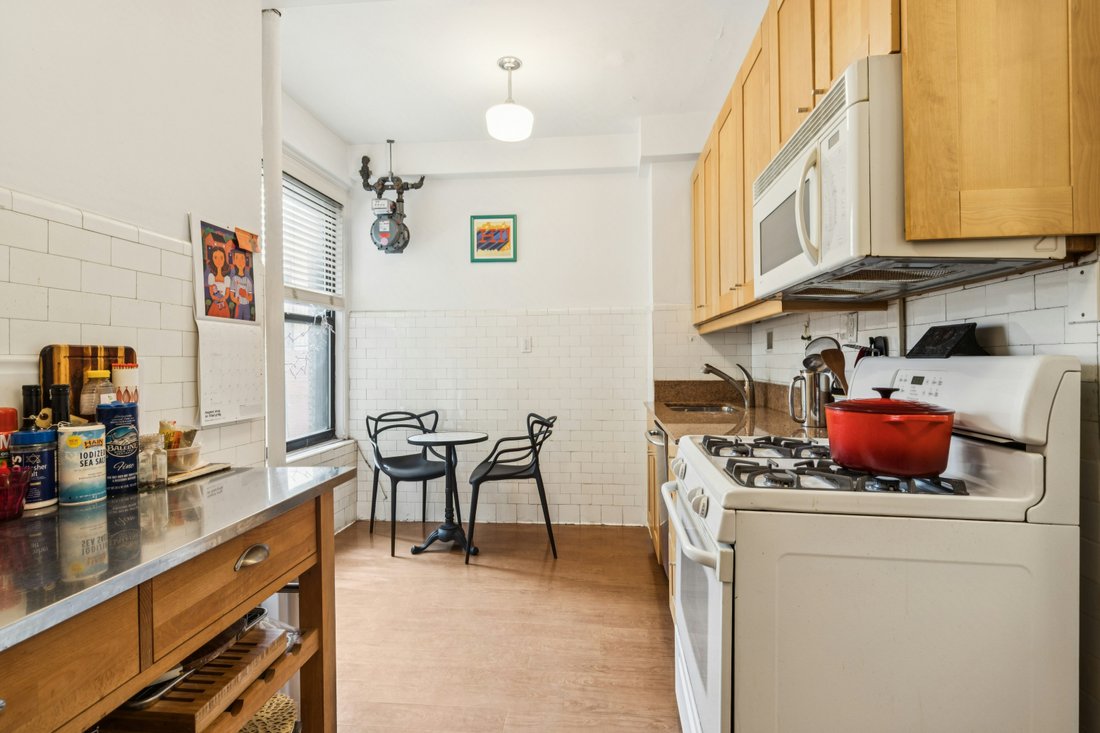 Co Op in New York, New York, United States 4 - 17560649