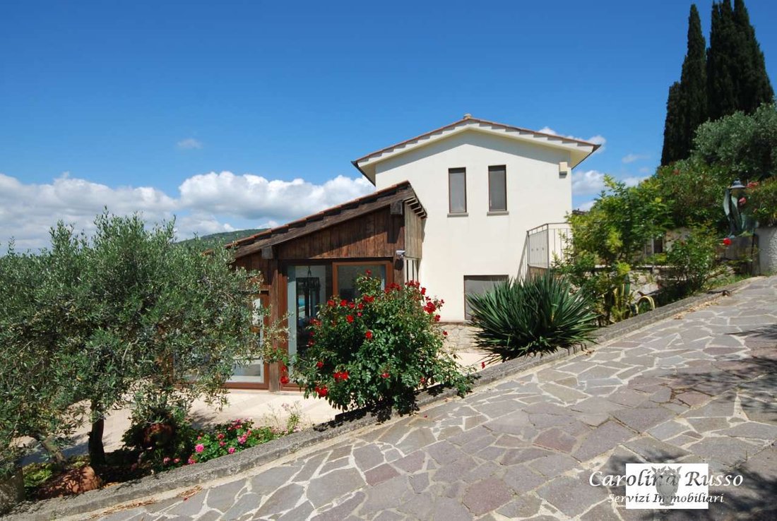 Villa in Passignano sul Trasimeno, Umbria, Italy 4 - 17409810