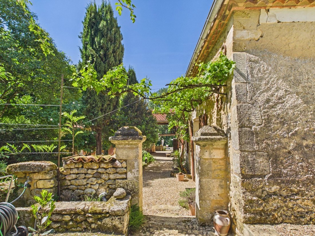 House in Vergt, Nouvelle-Aquitaine, France 2 - 17933522