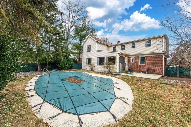 House in Saddle Brook, New Jersey, United States 3 - 17932421