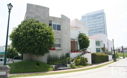 House in Tlaxcalancingo, Puebla, Mexico 1