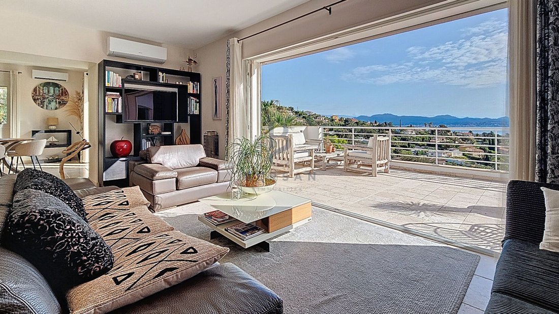 Villa in Exterieurs, Frejus, France 2 - 17673557