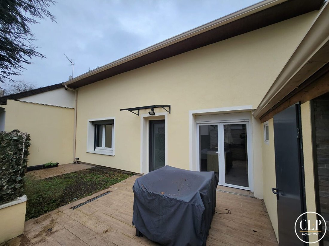 House in Fontenay-sous-Bois, Ile-de-France, France 1 - 16074320