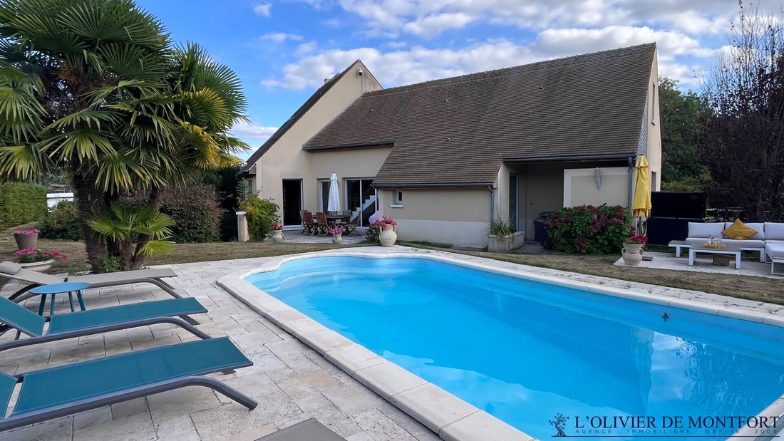 House in Montfort-l'Amaury, Ile-de-France, France 1 - 17865111