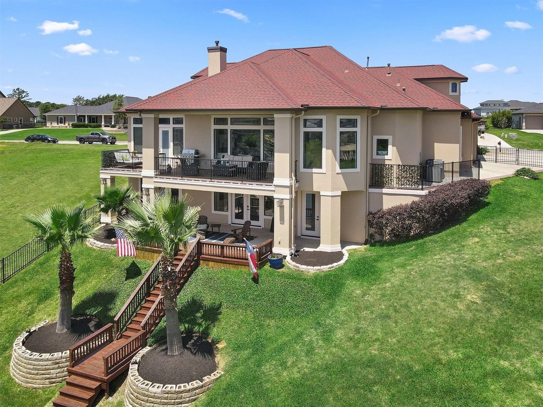 House in Willis, Texas, United States 5 - 17940964