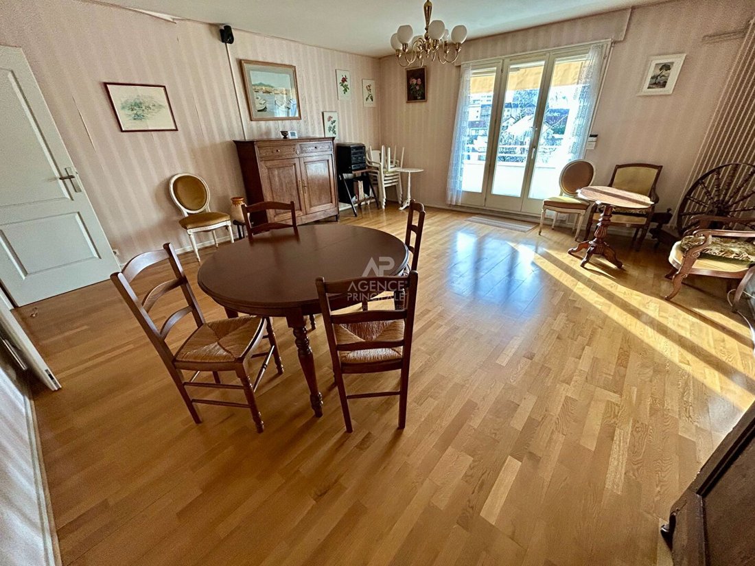 Apartment in Poissy, Ile-de-France, France 2 - 17438462