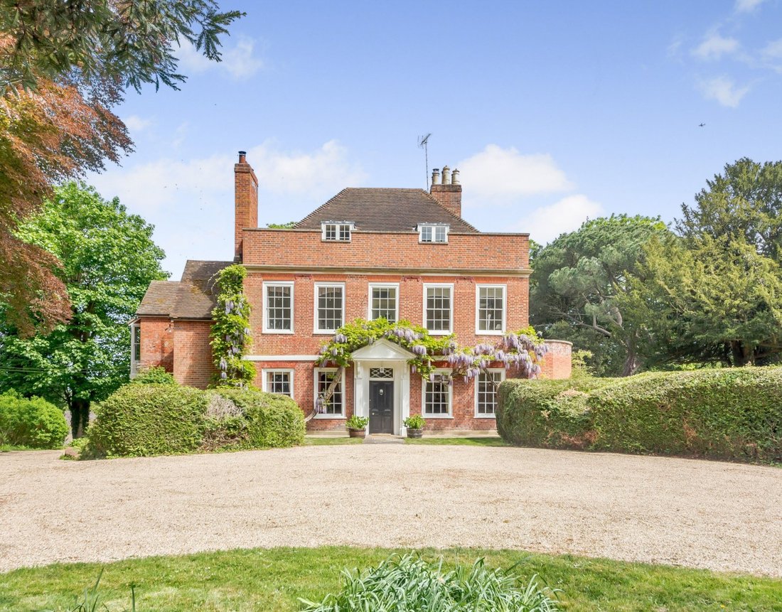House in Sulhamstead, England 1 - 17928382
