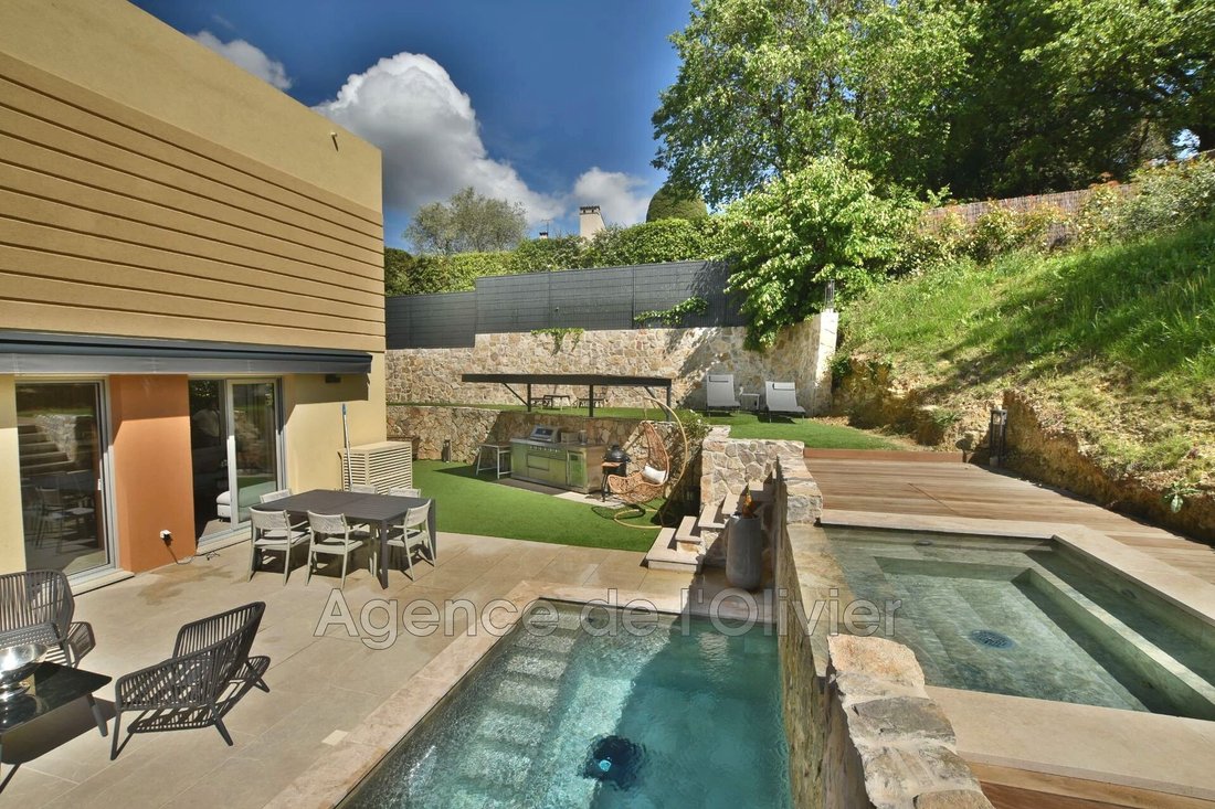 Villa in Valbonne, Provence-Alpes-Côte d'Azur, France 1 - 17929468
