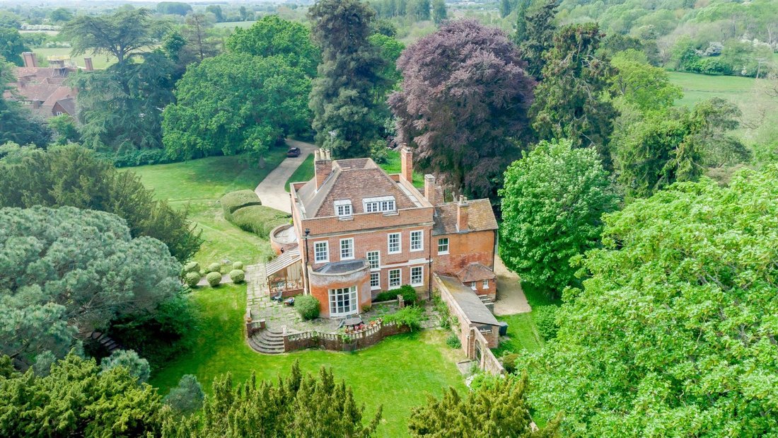 House in Sulhamstead, England 3 - 17928382