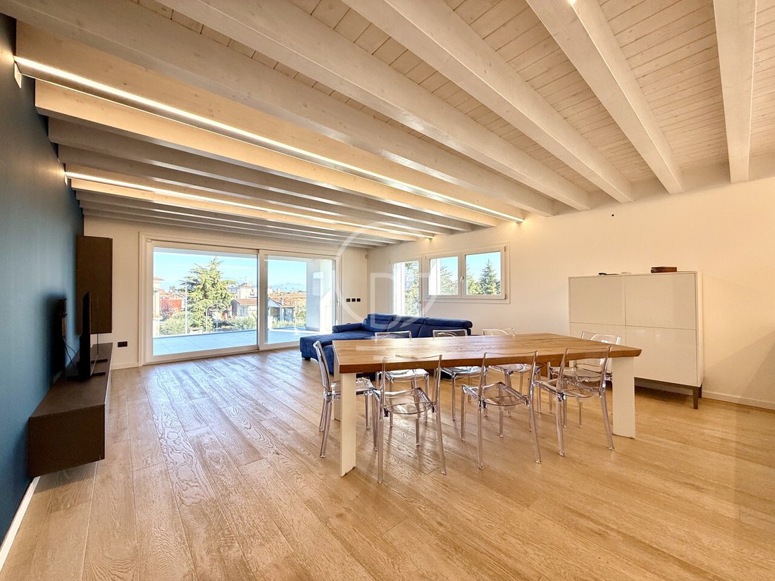 Apartment in San Felice del Benaco, Lombardy, Italy 1 - 17931456