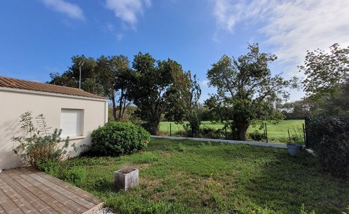 House in Bourg, Périgny, France 1