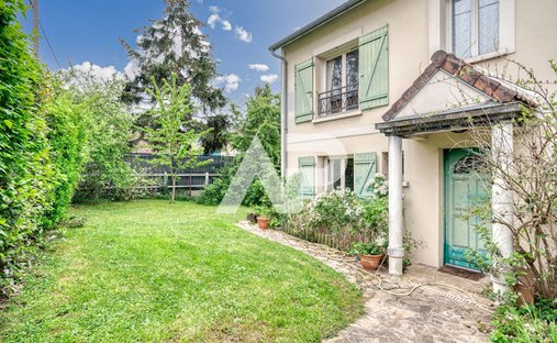House in Centre Ville, Rueil-Malmaison, France 1