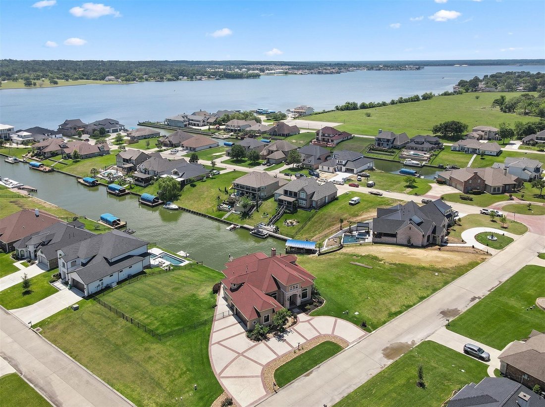 House in Willis, Texas, United States 4 - 17940964