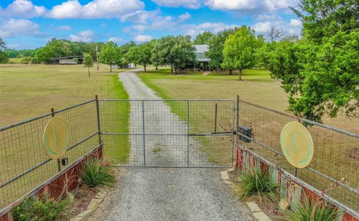 House in Caldwell, Texas, United States 1