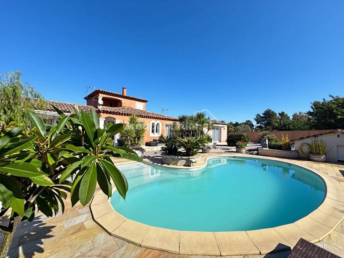 House in Marignane, Provence-Alpes-Côte d'Azur, France 1 - 16473888
