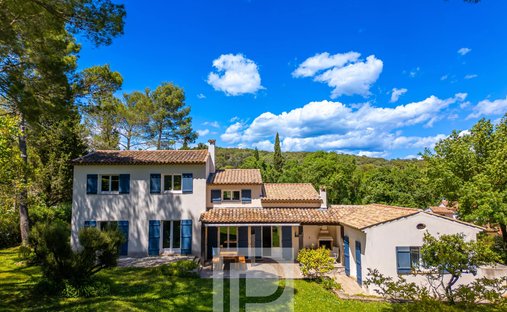 Maison à Mougins, Provence-Alpes-Côte d'Azur, France 1
