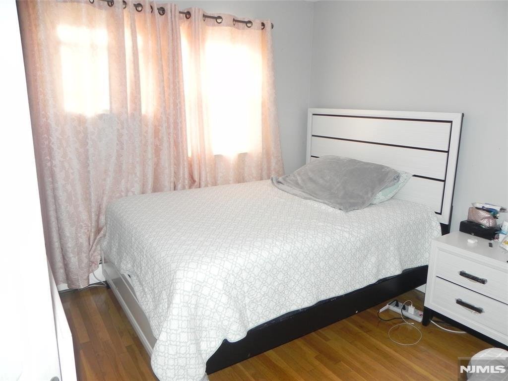 House in Little Ferry, New Jersey, United States 5 - 17929445