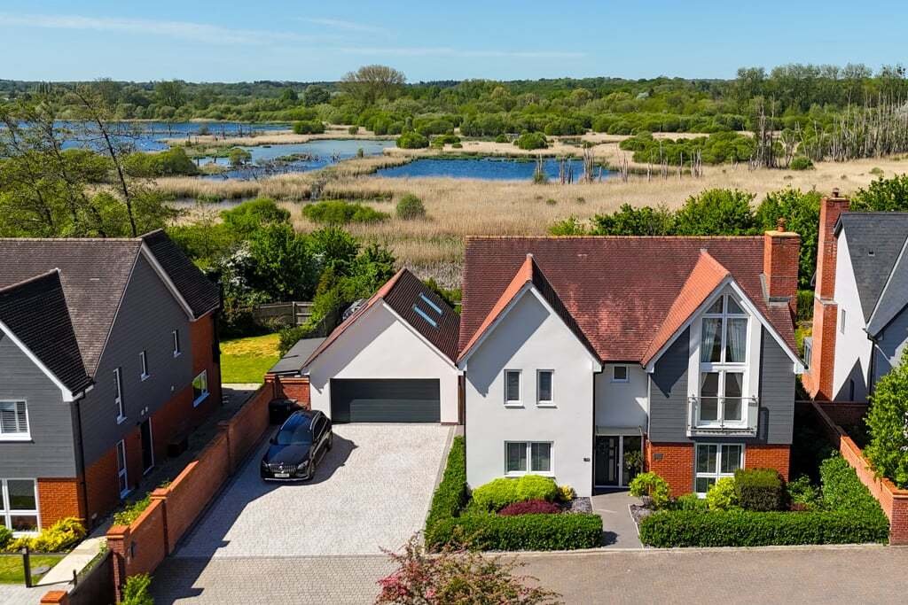 House in Romsey, England 1 - 17928355