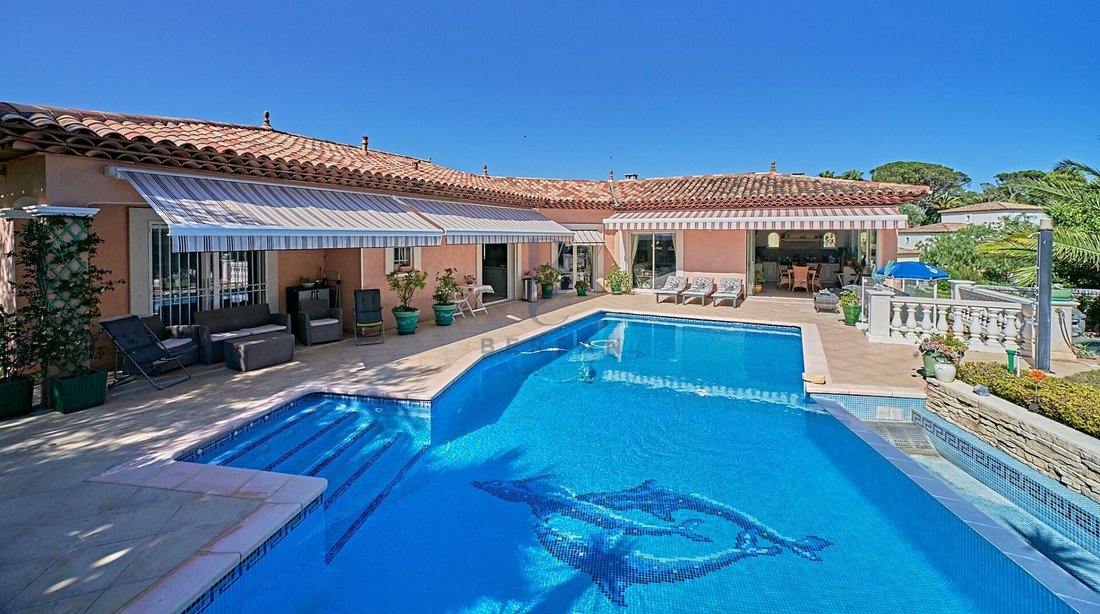 Villa in Le Dramont-Agay-Anthéor-Le Trayas, Saint-Raphaël, France 4 - 17629150