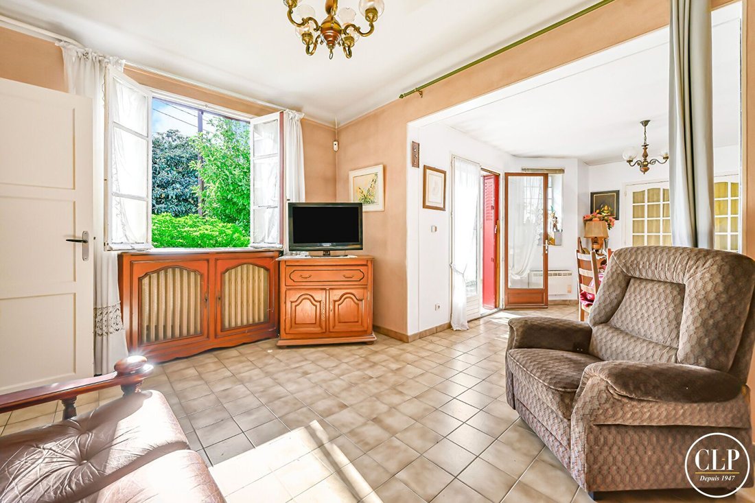 House in Arrondissement of Bobigny, Ile-de-France, France 2 - 16227386
