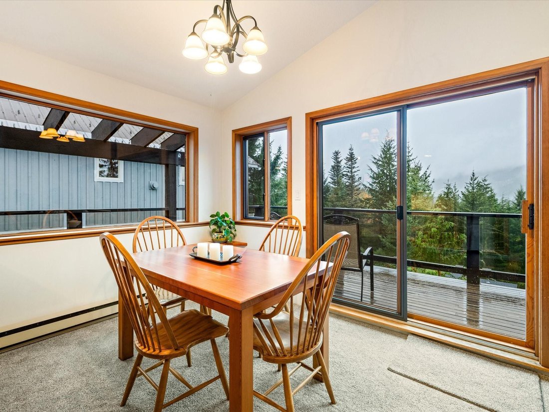 House in Whistler, British Columbia, Canada 4 - 17941727
