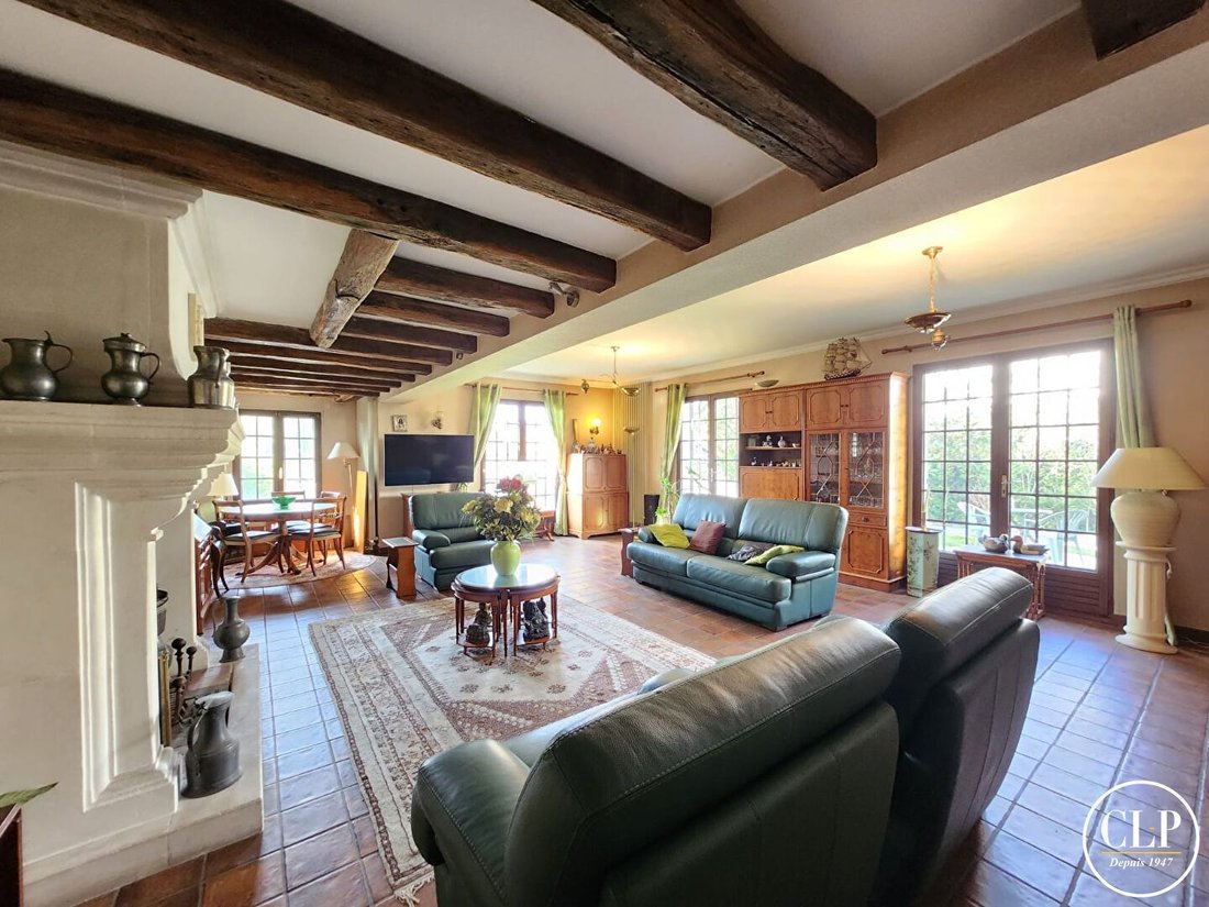 House in Arrondissement of Bobigny, Ile-de-France, France 5 - 17646291