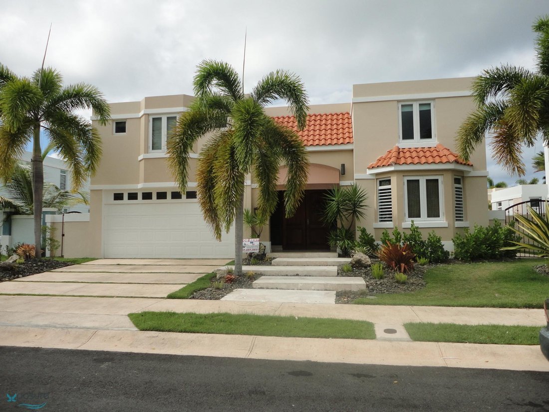 House in Dorado, Dorado, Puerto Rico 1 - 17939129