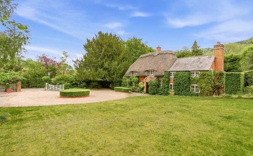 Farm Ranch in Buckinghamshire, England 1