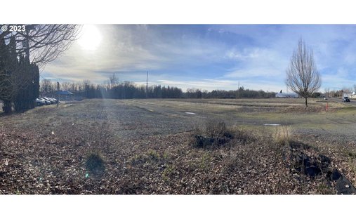 Land in St. Helens, Oregon, United States 1