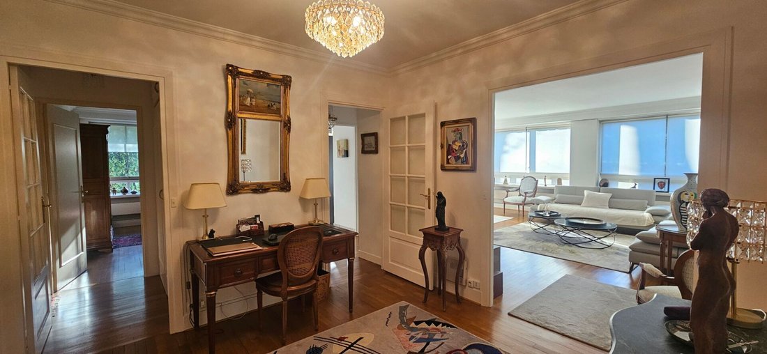 Apartment in Le Village, Louveciennes, France 5 - 17454230