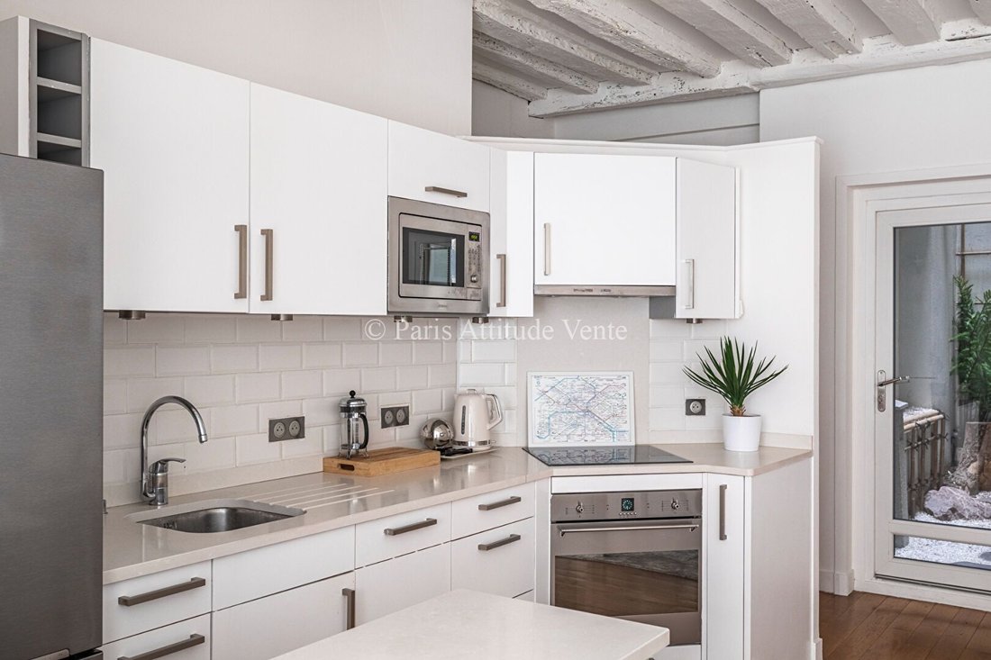 Apartment in Palais Royal, Paris 1er Arrondissement, Paris 4 - 15834939