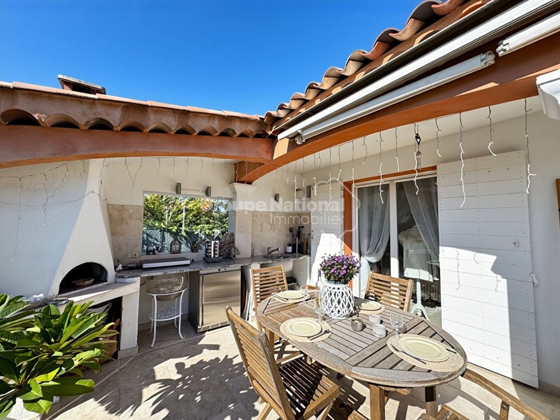 House in Marignane, Provence-Alpes-Côte d'Azur, France 2 - 16473888