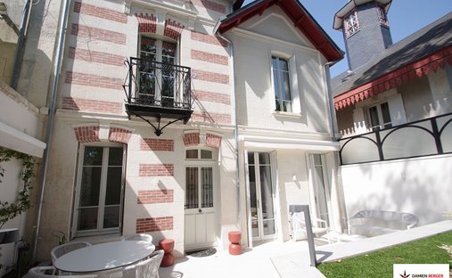 House in Le Genette, La Rochelle, France 1