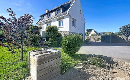 House in Saint-Gildas-de-Rhuys, Brittany, France 1